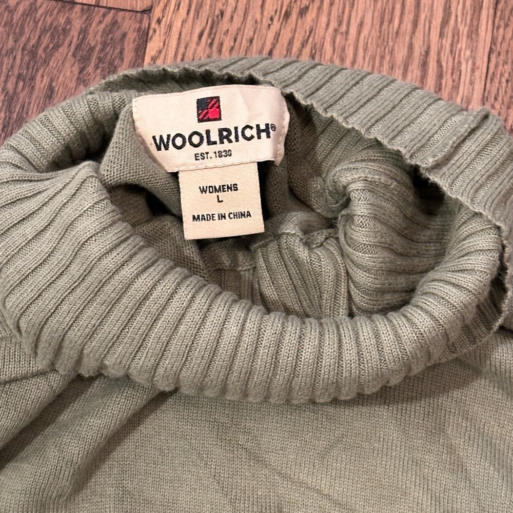 Woolrich Women's Sage Green Sweater